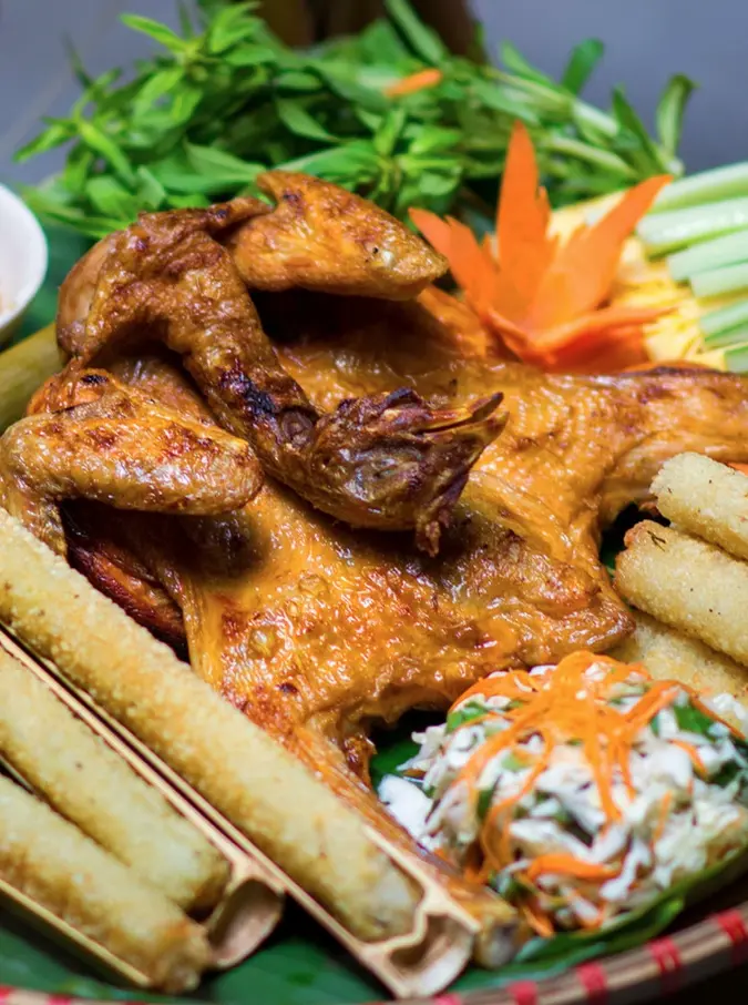 Hình ảnh Combo gà nướng mắm nhĩ - cơm lam