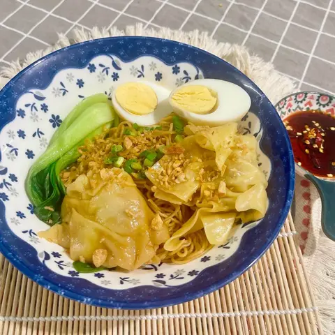 Hình ảnh Mì khô sủi cảo - trứng