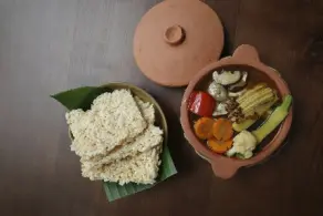 Hình ảnh Cơm cháy sốt nấm bình an
