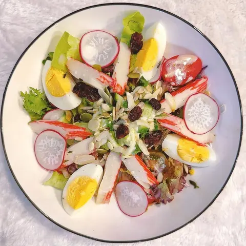 Hình ảnh Salad thanh cua nhiệt đới