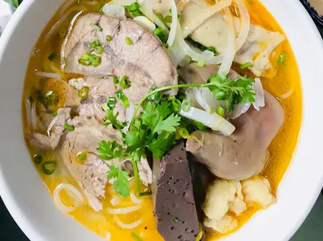 Hình ảnh Bún bò Huế giò heo
