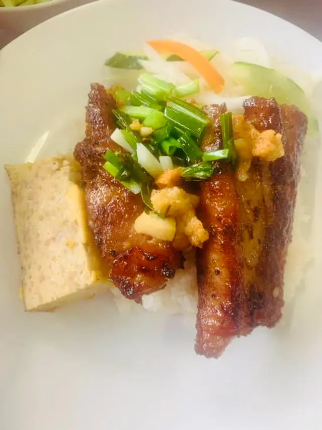 Hình ảnh Cơm tấm sườn cây chả