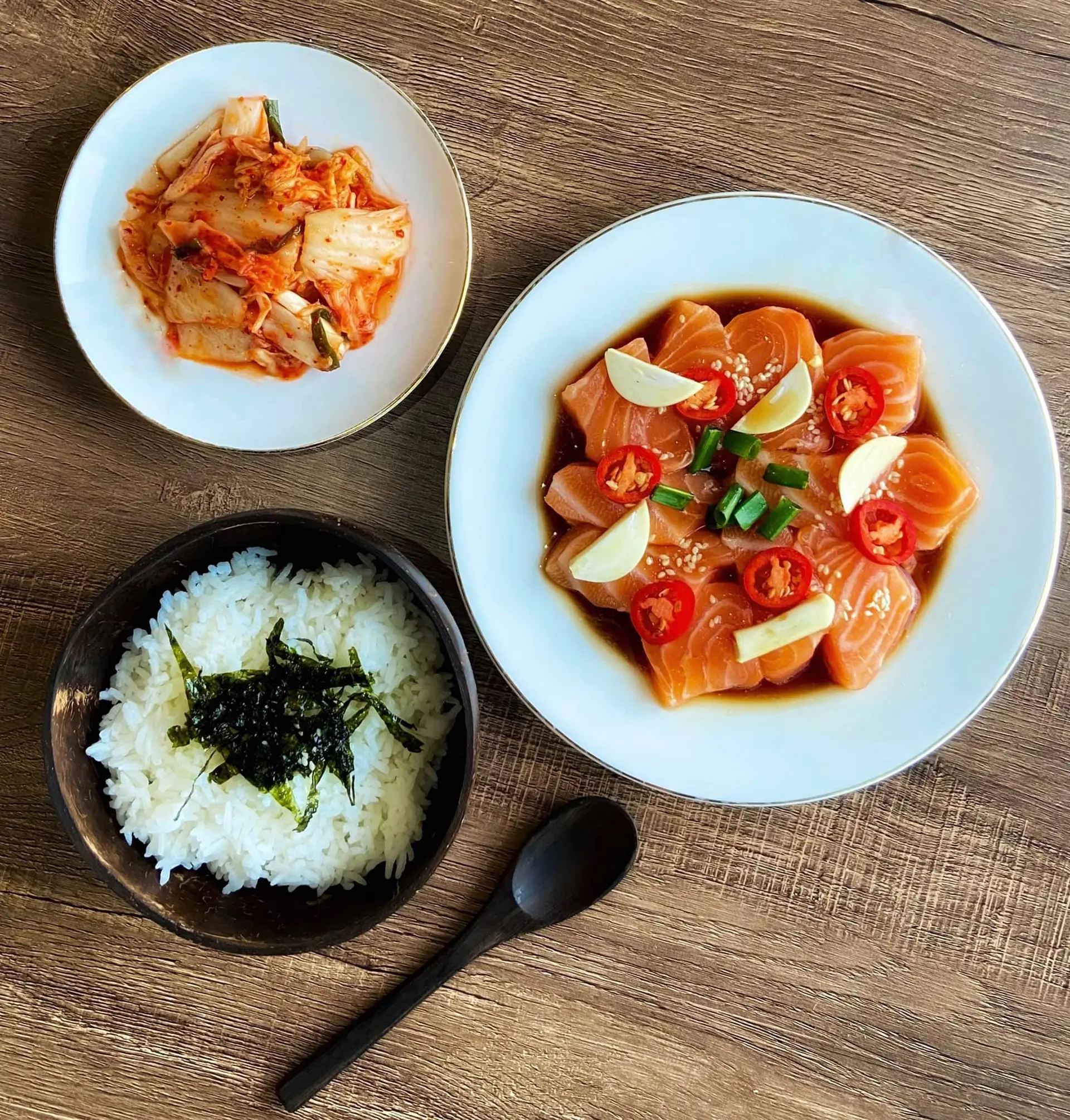 Hình ảnh Cơm cá hồi ngâm tương