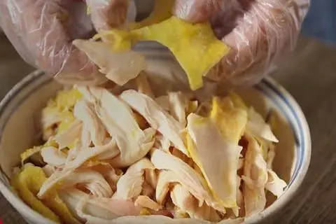 Hình ảnh Cơm gà ta xé sợi