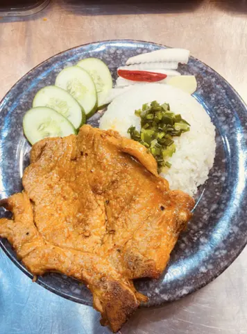 Hình ảnh Cơm Tấm lá dứa sườn