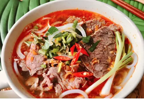 Hình ảnh Bún bò tái nạm