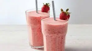 Hình ảnh Sữa chua dâu đá xay - Strawberry yogurt frappé