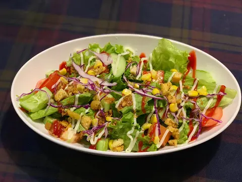 Hình ảnh Salad trộn sốt dâu tằm - Salad with raspberries fruit vinaigrette