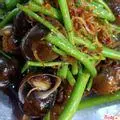 Hình ảnh Ốc bươu xào sate