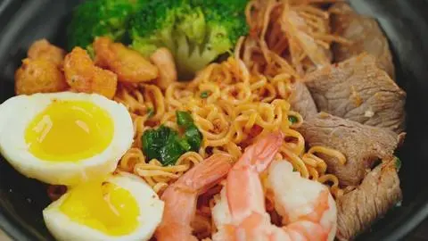 Hình ảnh Mì gà trứng