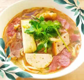 Hình ảnh Bún bò tái - nạm - chả huế