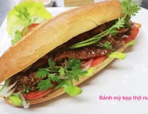 Hình ảnh Bánh mì kẹp thịt nướng