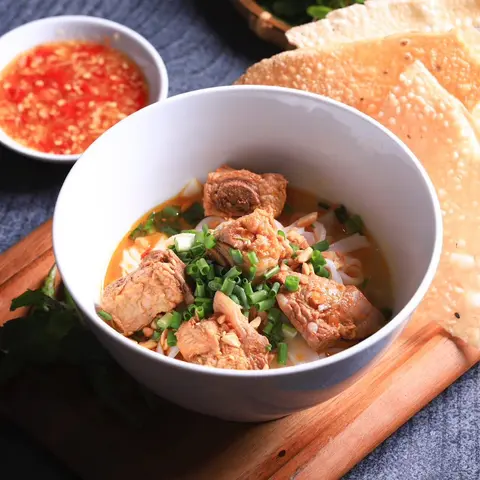 Hình ảnh Mì quảng sườn heo non