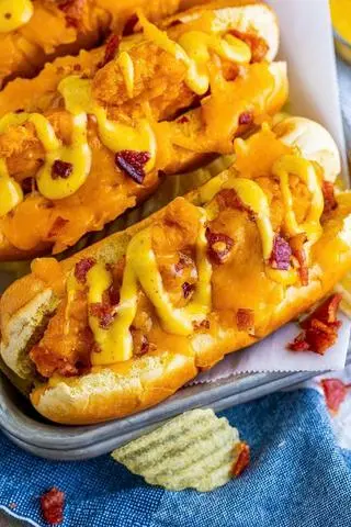 Hình ảnh Hotdog gà giòn phô mai