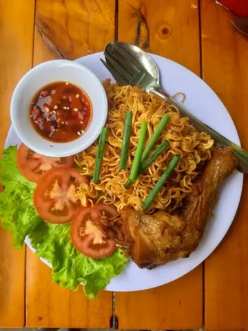 Hình ảnh Mì xào gà