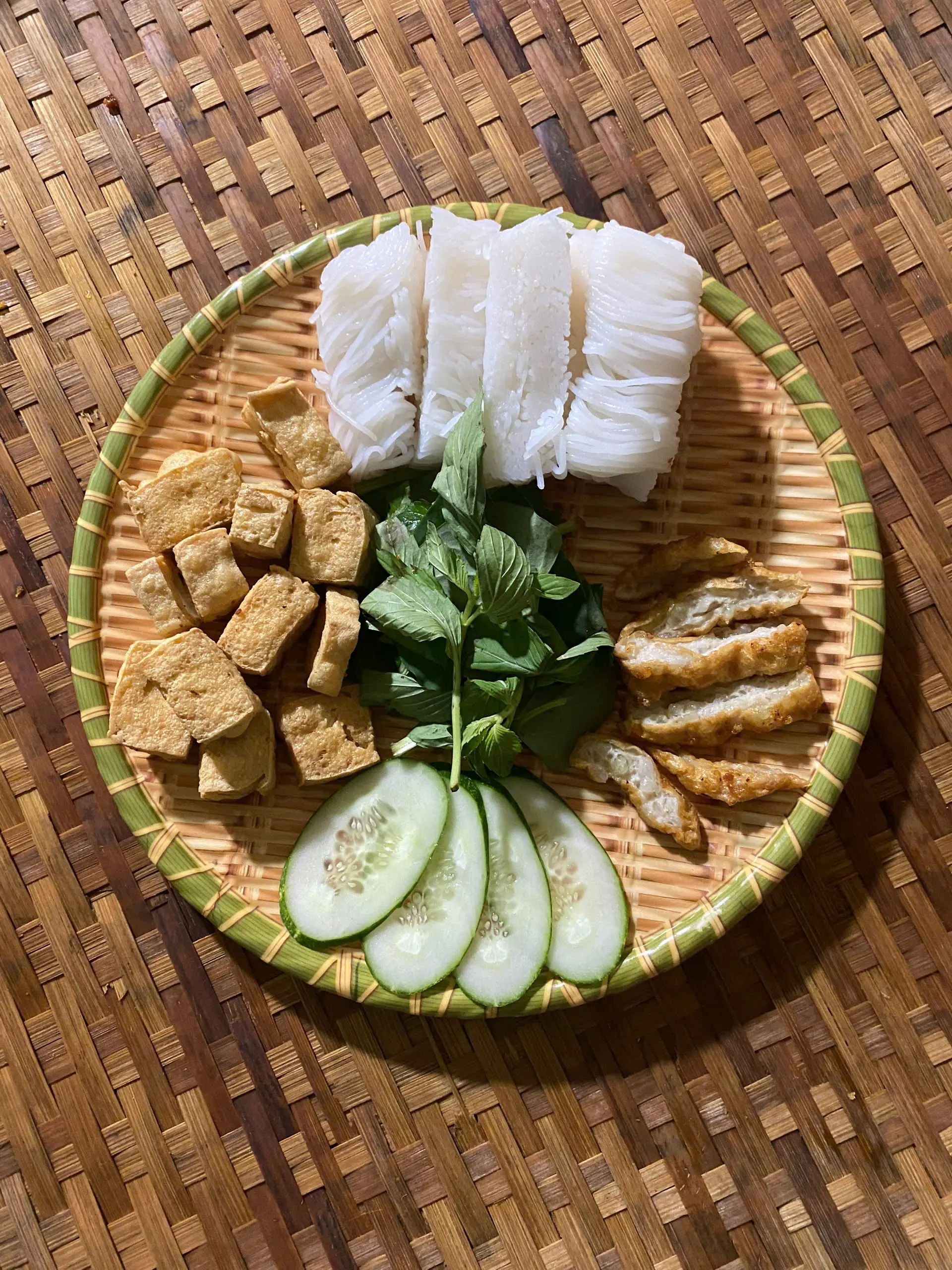Hình ảnh BÚN ĐẬU CHẢ CỐM