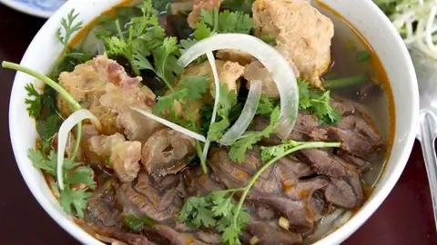 Hình ảnh Bún bò nạm