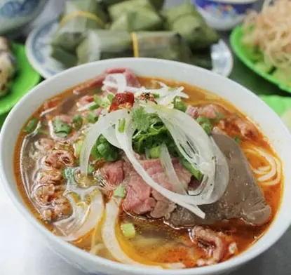 Hình ảnh Bún bò tái chả
