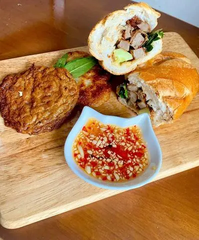 Hình ảnh Bánh mỳ chả cá Phan Thiết