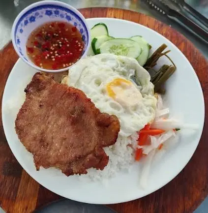 Hình ảnh Cơm sườn trứng