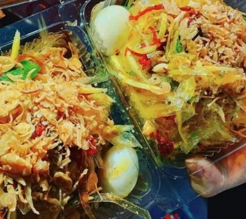 Hình ảnh Bánh tráng trộn mỡ hành