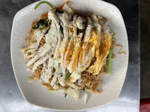Hình ảnh Mì xào trứng
