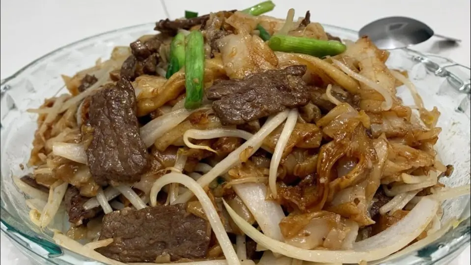 Hình ảnh Hủ tiếu mềm xào bò