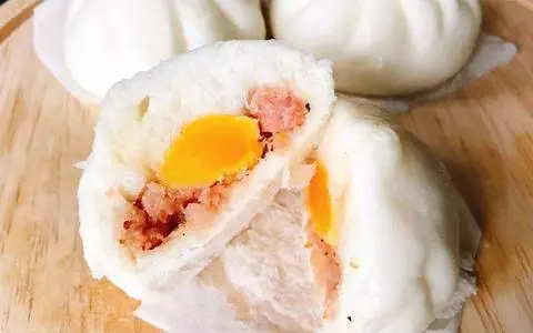 Hình ảnh Bánh bao trứng muối