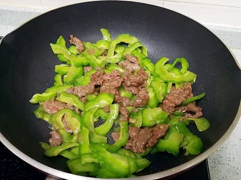 Hình ảnh Khổ qua xào bò