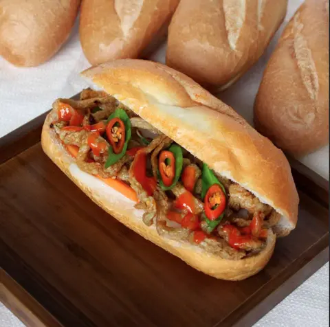 Hình ảnh Bánh mì chả cá
