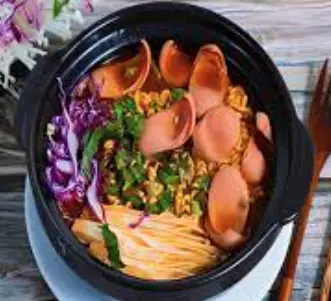 Hình ảnh Mì cay xúc xích