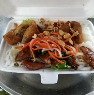 Hình ảnh Bún thịt nướng chả giò