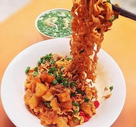 Hình ảnh Mì xào tóp mỡ