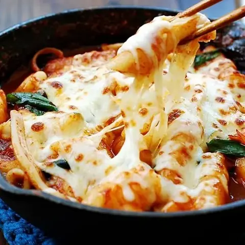 Hình ảnh Tokbokki phô mai