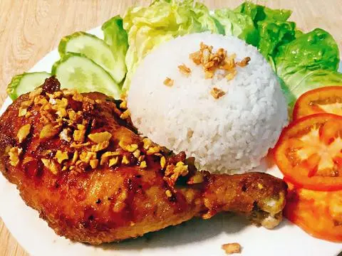 Hình ảnh Cơm Trắng Gà Nhỏ Chiên