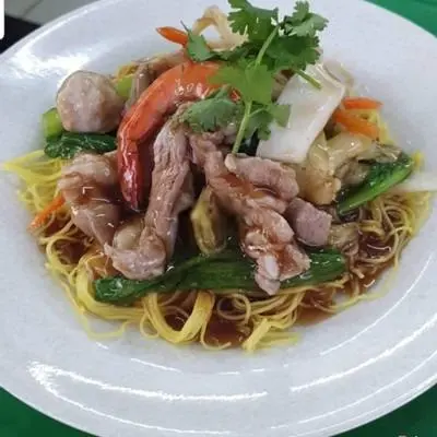 Hình ảnh Mì mềm xào thập cẩm sốt