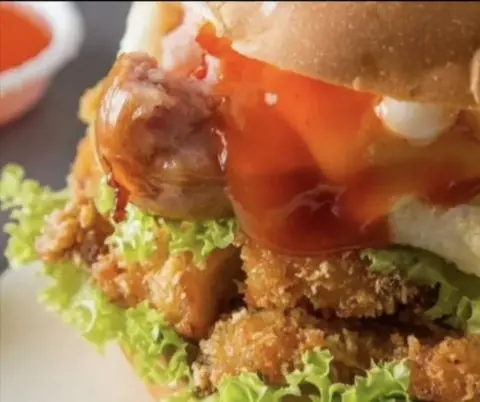 Hình ảnh Hamburger gà - trứng