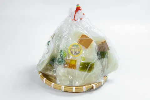 Hình ảnh Bánh tráng trộn muối ớt xanh tỏi nước