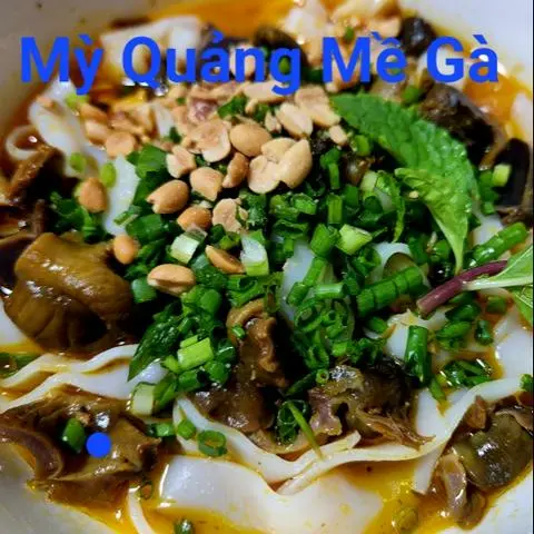 Hình ảnh Mỳ Quảng mề gà