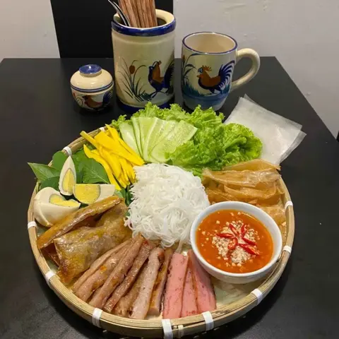 Hình ảnh Mẹt đầy đủ 1 người ăn