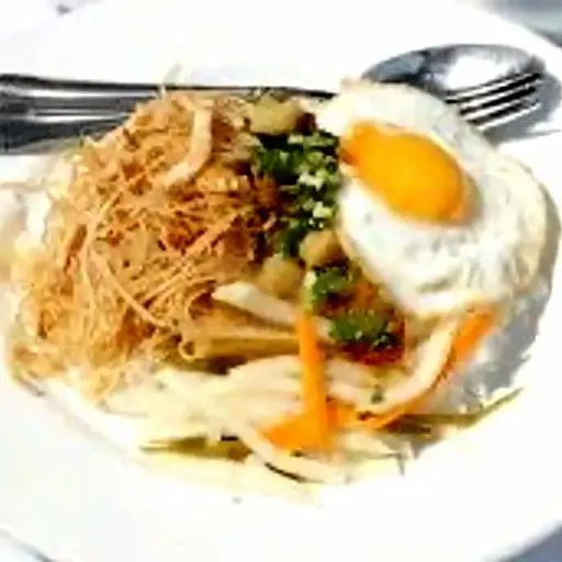 Hình ảnh Cơm bì ốp la