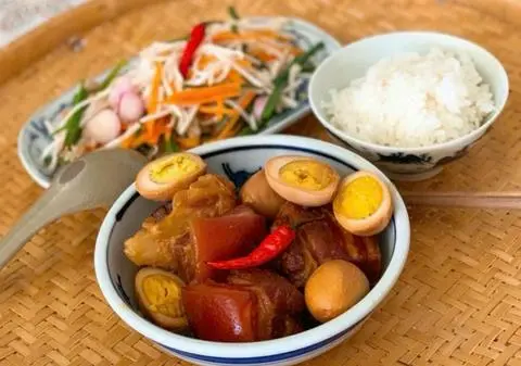 Hình ảnh Cơm thịt kho trứng