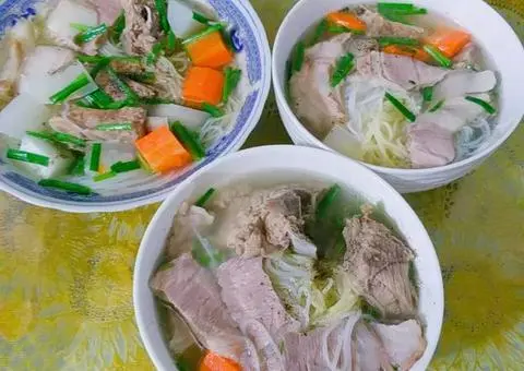 Hình ảnh Hủ tiếu xương - thịt