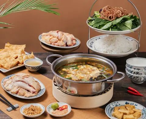 Hình ảnh Lẩu cua cái - gà mái to