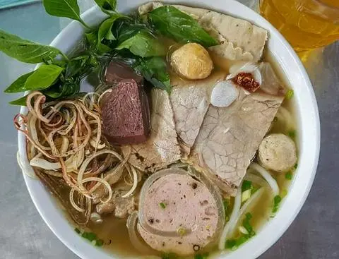 Hình ảnh Bún bò Huế chả