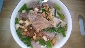Hình ảnh Hủ tiếu xương hoặc giò