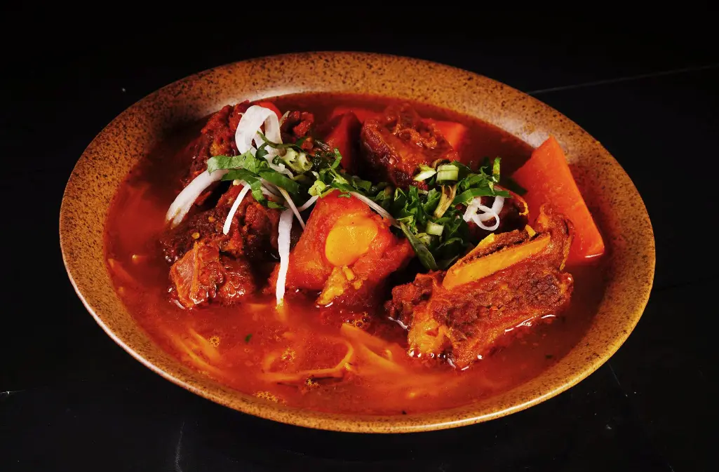 Hình ảnh Hủ tiếu mềm bò kho / Beef stew with rice noodles