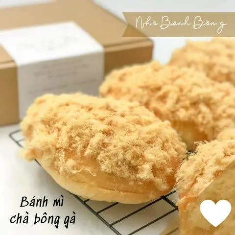 Hình ảnh Bánh mì chà bông gà