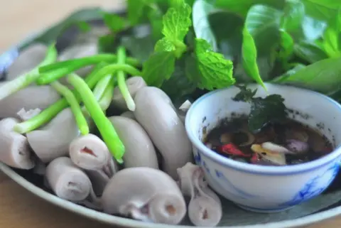 Hình ảnh Dồi trường luộc