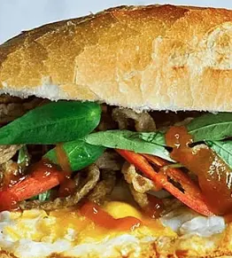 Hình ảnh Bánh mì chả cá trứng